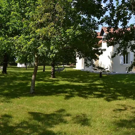 Вилла Maison Spacieuse Au Calme *