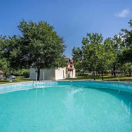 Villa La Maison Des Pins Spacious Home With Large Garden *